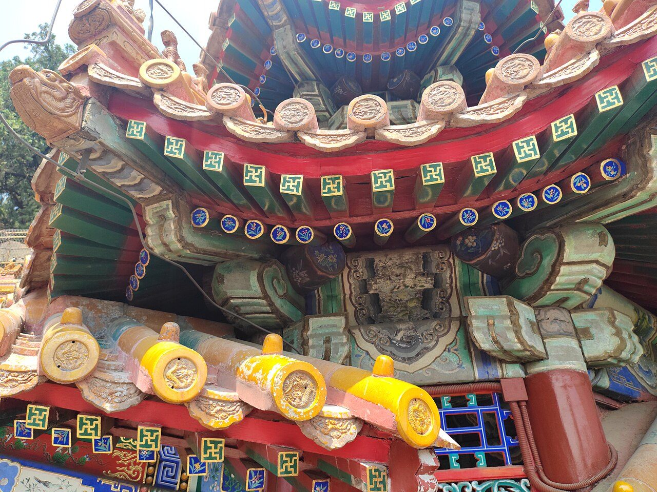 Chinese palace roof details